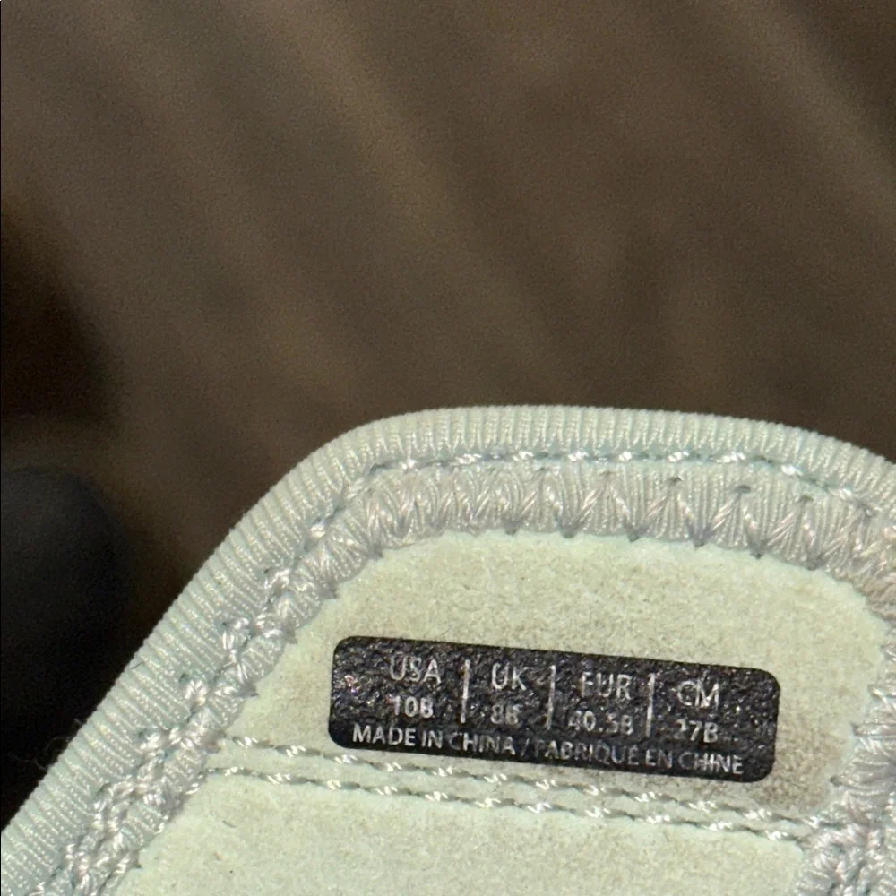 Spenco wave Gray and White Slide Sandals